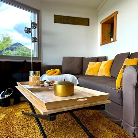 La Vigie Les Pieds Dans L'eau