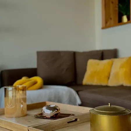 La Vigie Les Pieds Dans L'eau *