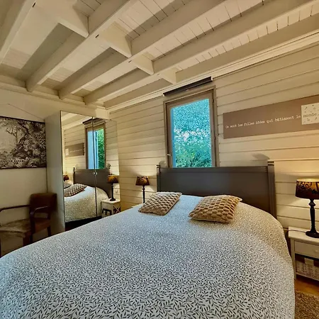 La Vigie Les Pieds Dans L'eau * Cricquebœuf