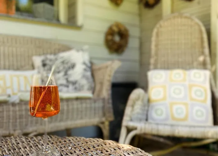 La Vigie Les Pieds Dans L'eau * Cricquebœuf