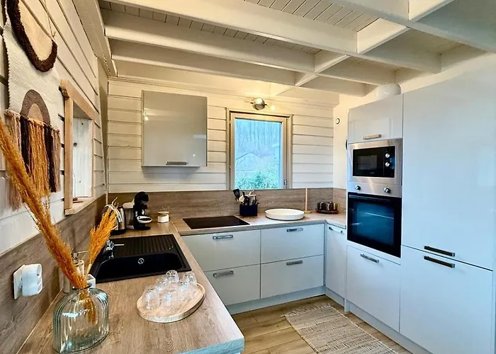 La Vigie Les Pieds Dans L'eau * Cricquebœuf