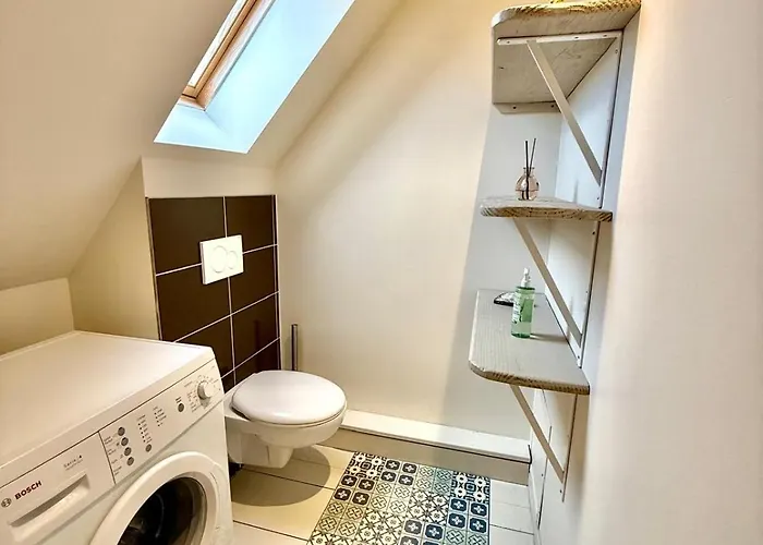 La Vigie Les Pieds Dans L'eau *